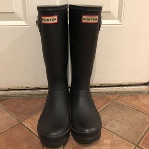 Hunter black matte rain boots